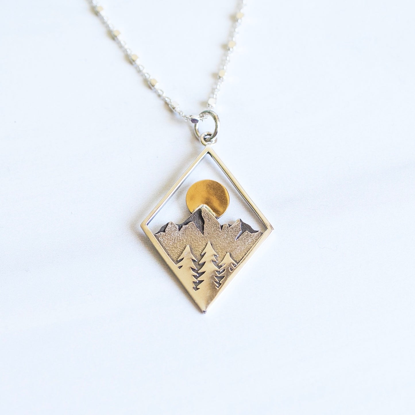 Load image into Gallery viewer, Rockies Necklace
