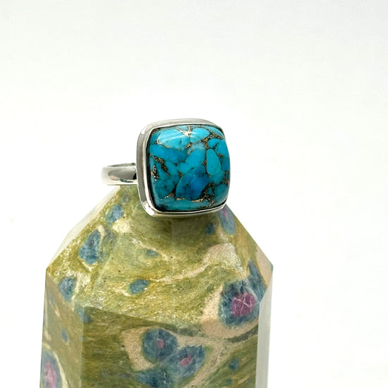 Load image into Gallery viewer, Copper Turquoise Ring
