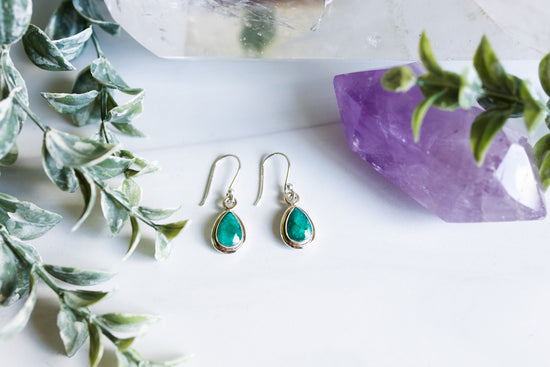 Load image into Gallery viewer, Vitality Emerald Earrings
