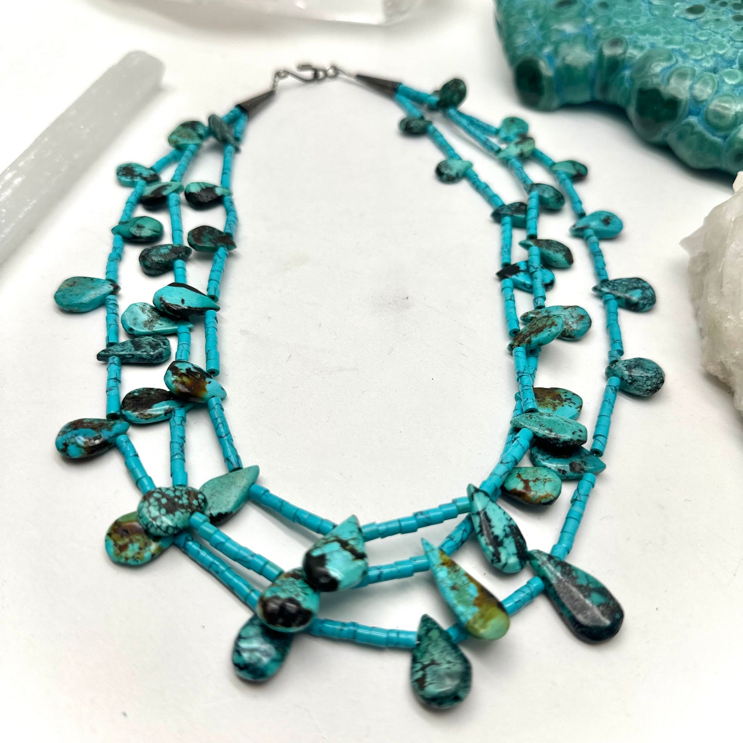 Load image into Gallery viewer, Vintage Native American Turquoise Necklace

