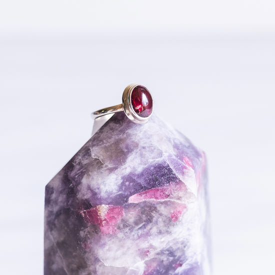 Load image into Gallery viewer, Soma Garnet Ring
