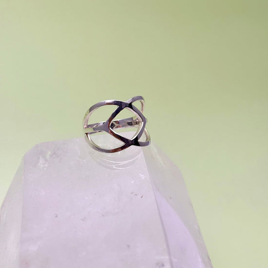 Crossover Ring