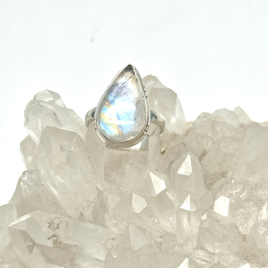 Load image into Gallery viewer, Blue Crush Moonstone Ring
