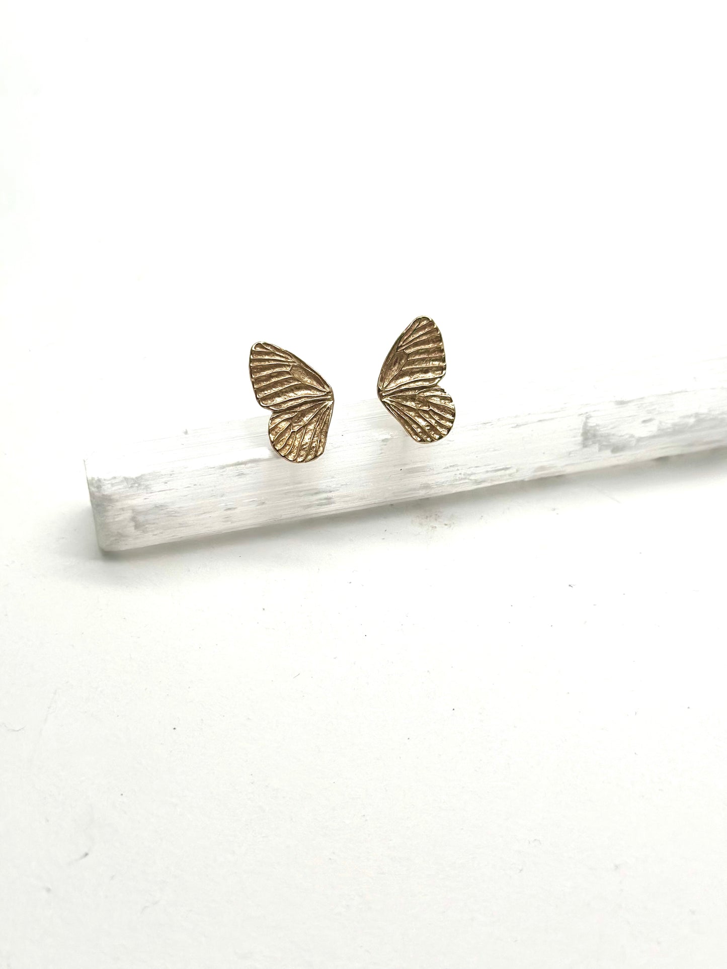 Load image into Gallery viewer, Butterfly Wing Studs- Gold
