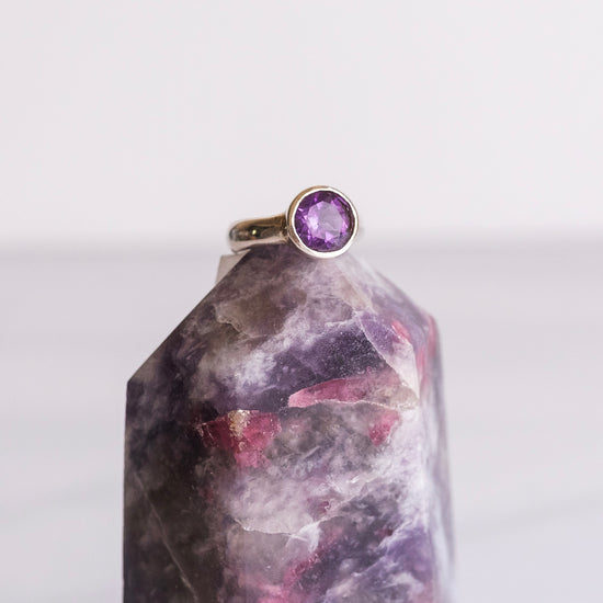 Load image into Gallery viewer, Serena Amethyst Ring
