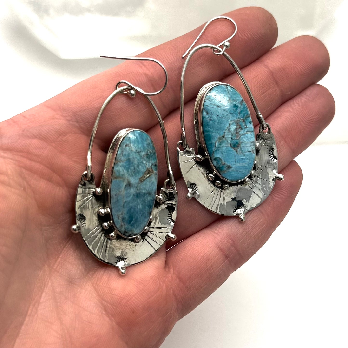 Load image into Gallery viewer, Deep Blue Blue Apatite Earrings
