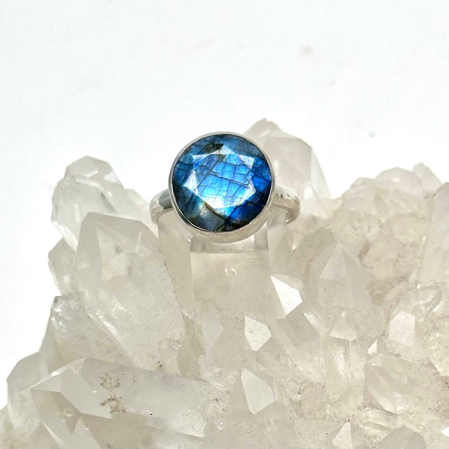 Load image into Gallery viewer, Midnights Labradorite Ring
