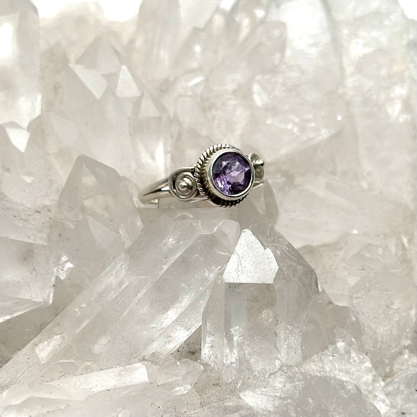 Load image into Gallery viewer, Kinsler Amethyst Ring
