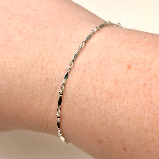 Load image into Gallery viewer, Silver Mini Bar Bracelet
