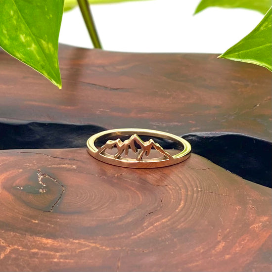 Load image into Gallery viewer, Mountain Ring- Gold
